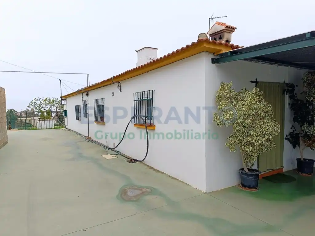 Vista exterior de Finca rústica en venda en Vélez-Málaga amb Aire condicionat, Jardí privat i Traster