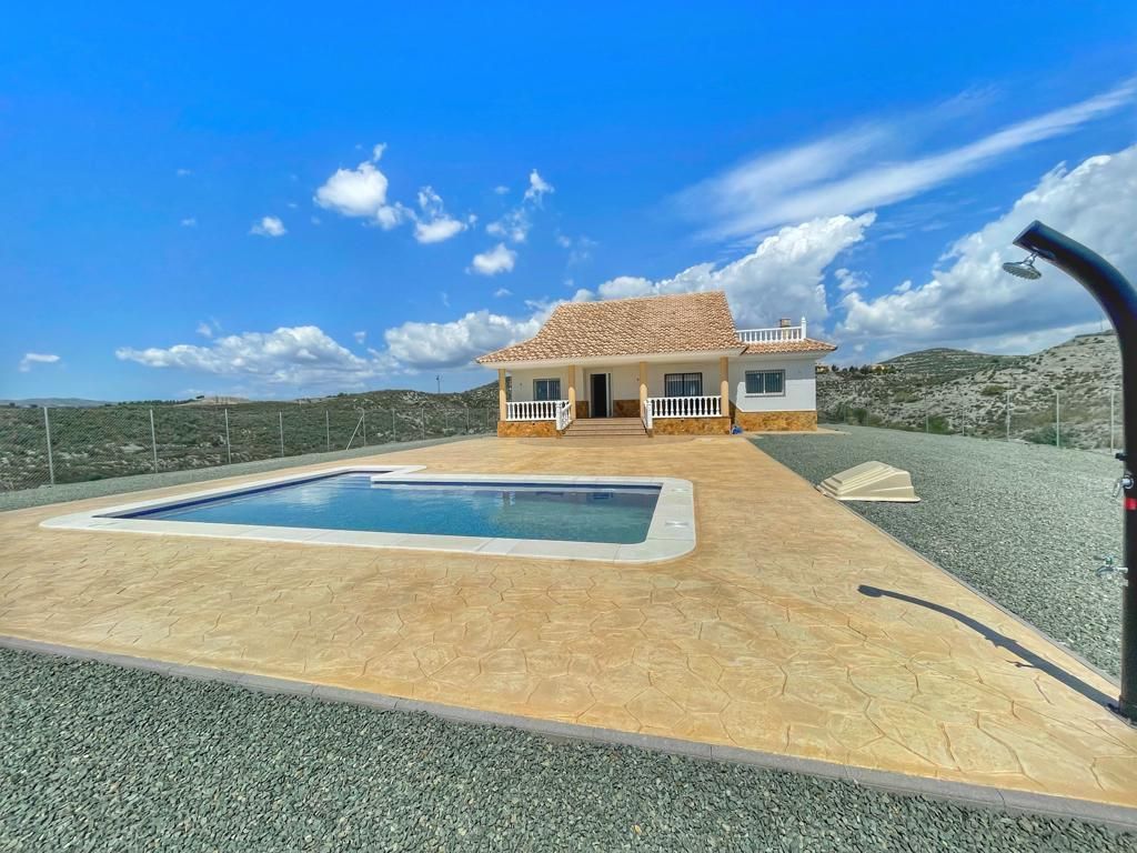 Vista exterior de Casa o xalet en venda en Lorca amb Calefacció, Jardí privat i Terrassa