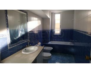 Bathroom of Flat for sale in  Logroño