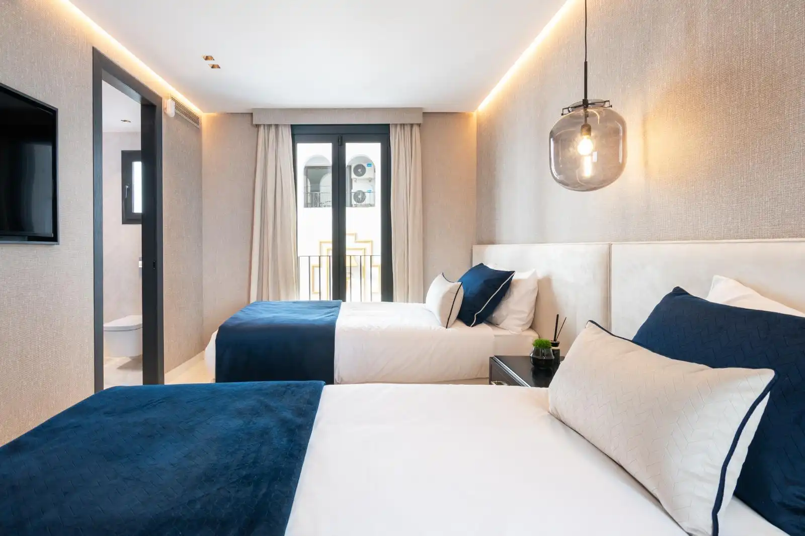 Bedroom of Flat for sale in Marbella  with Air Conditioner, Terrace and Oven