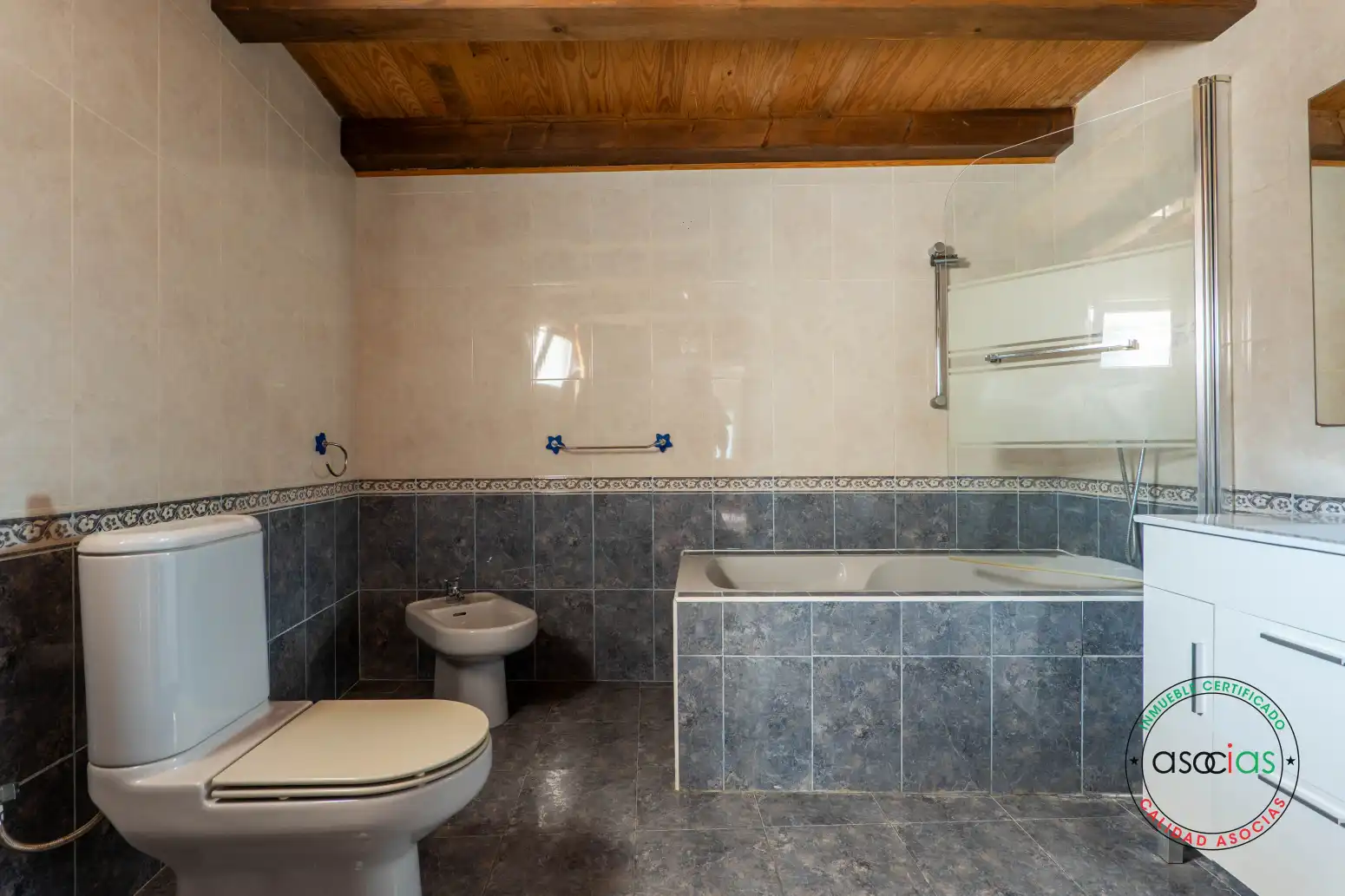 Bathroom of Houses for sale in Gijón 