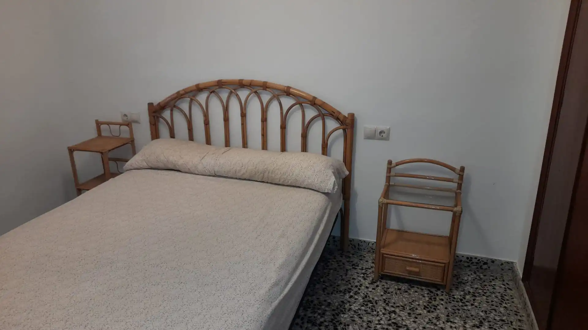Schlafzimmer von Wohnung zum Verkauf in Torrenueva Costa mit Ofen, Waschmaschine und Balkon