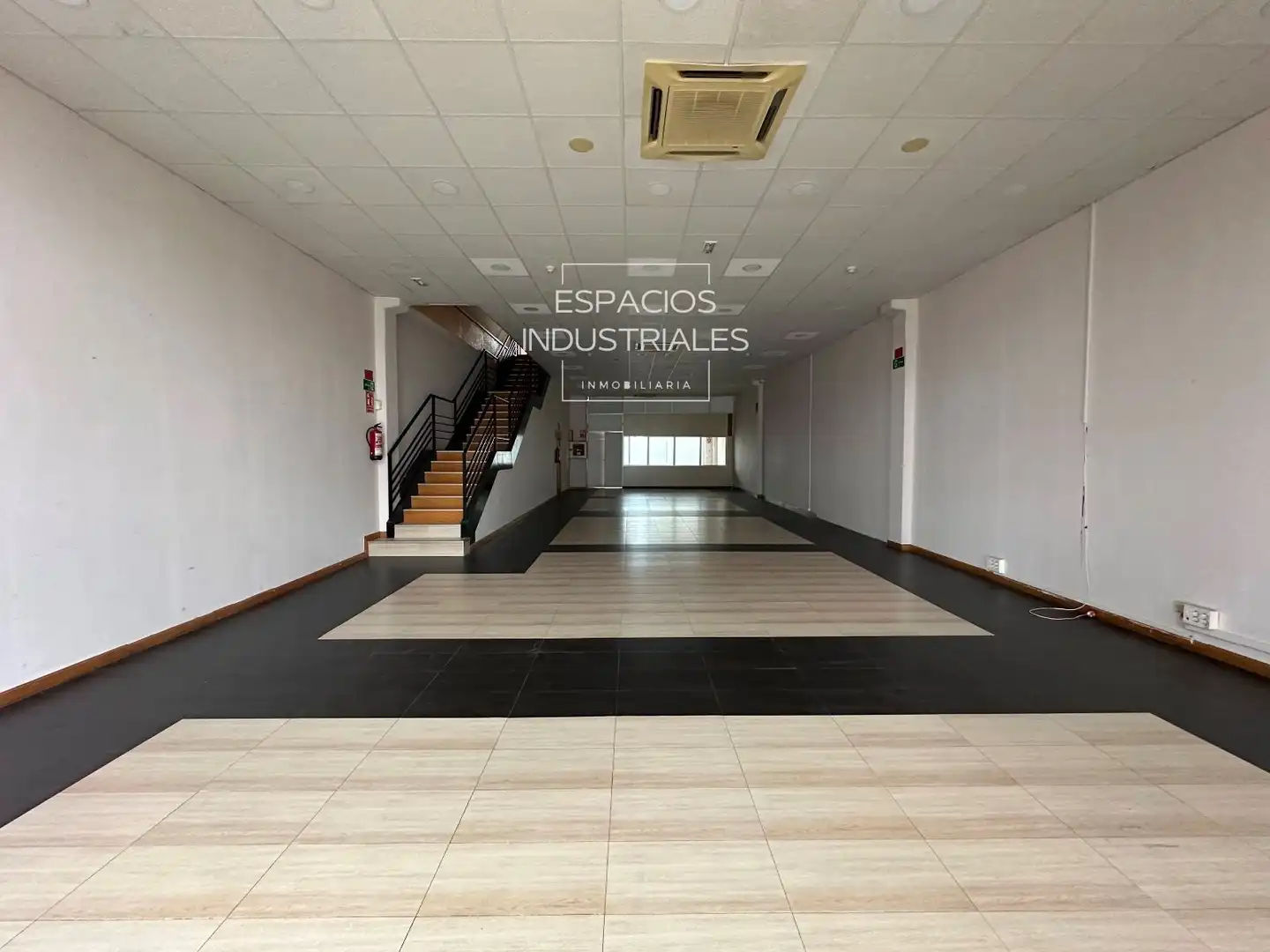 Industrial building for sale in La Poveda, imagen 2