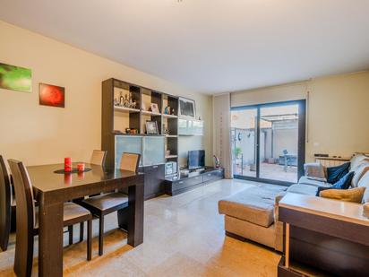 Living room of Flat for sale in Salt  with Heating, Private garden and Terrace