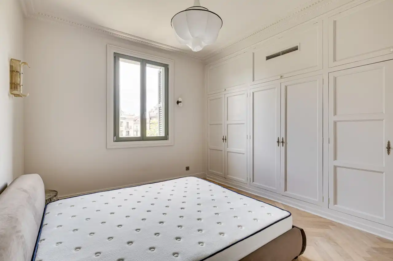 Schlafzimmer von Wohnungen zum Verkauf in Barcelona mit Klimaanlage, Heizung und Parkett