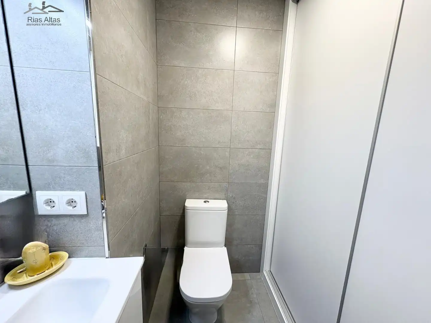 Baño de Piso en venta en A Coruña Capital  con Calefacción, Jardín privado y Trastero