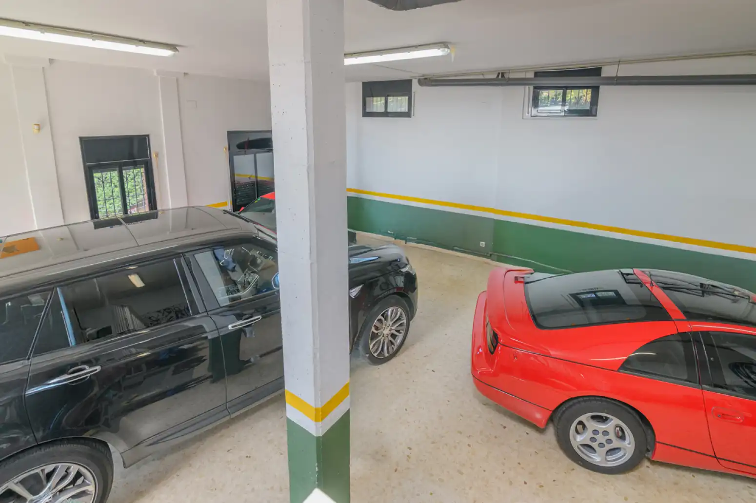 Parking de Casa o chalet de alquiler en Viladecans con Terraza, Piscina y Balcón