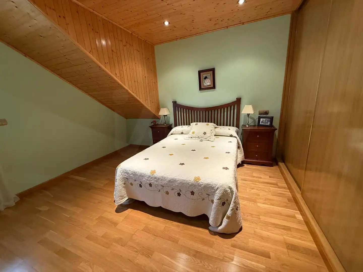 Dormitori de Casa o xalet en venda en Santovenia de la Valdoncina amb Calefacció i Terrassa