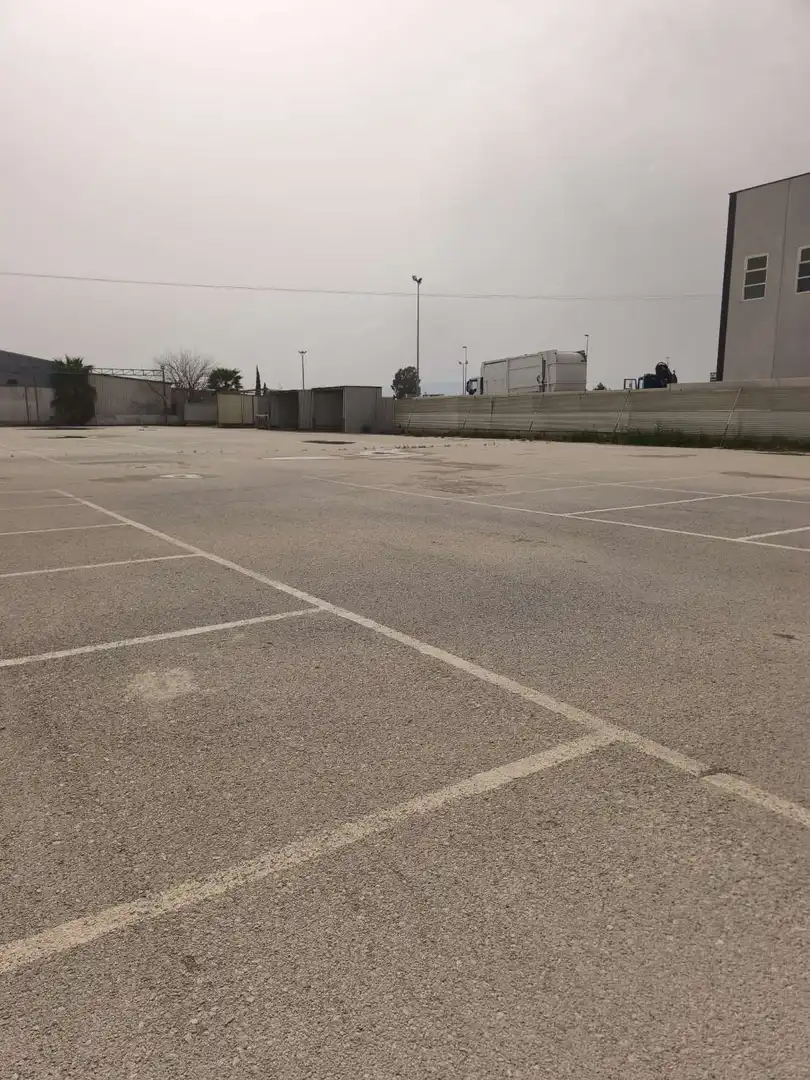 Parkplatz von Fabrikhallen zum Verkauf in Molina de Segura