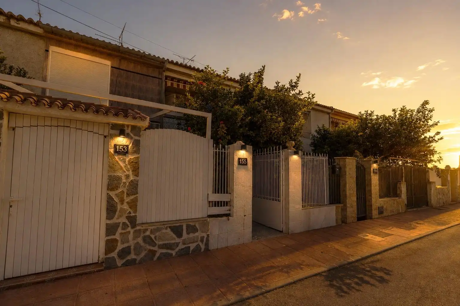 Vista exterior de Casa adosada en venda en San Javier amb Aire condicionat, Jardí privat i Moblat