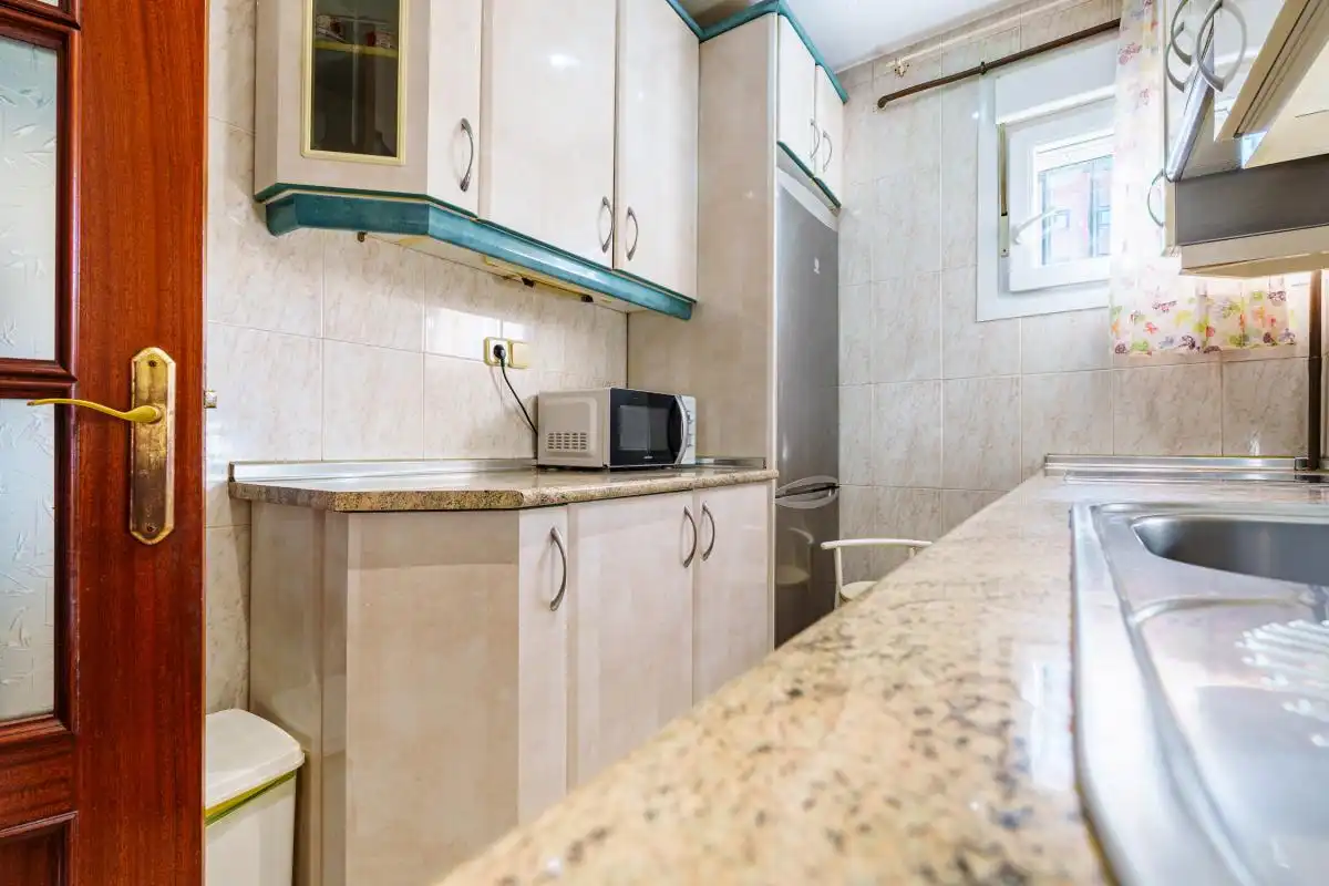 Piso en venta en C. de las Cañas, Colina