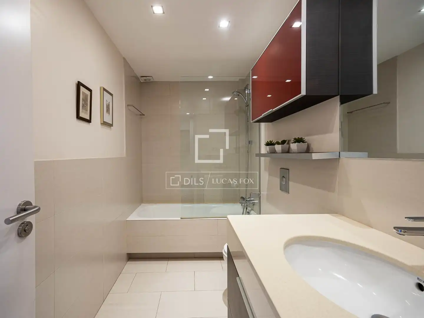 Bathroom of Flat for sale in Barcelona  with Air Conditioner, Heating and Parquet flooring