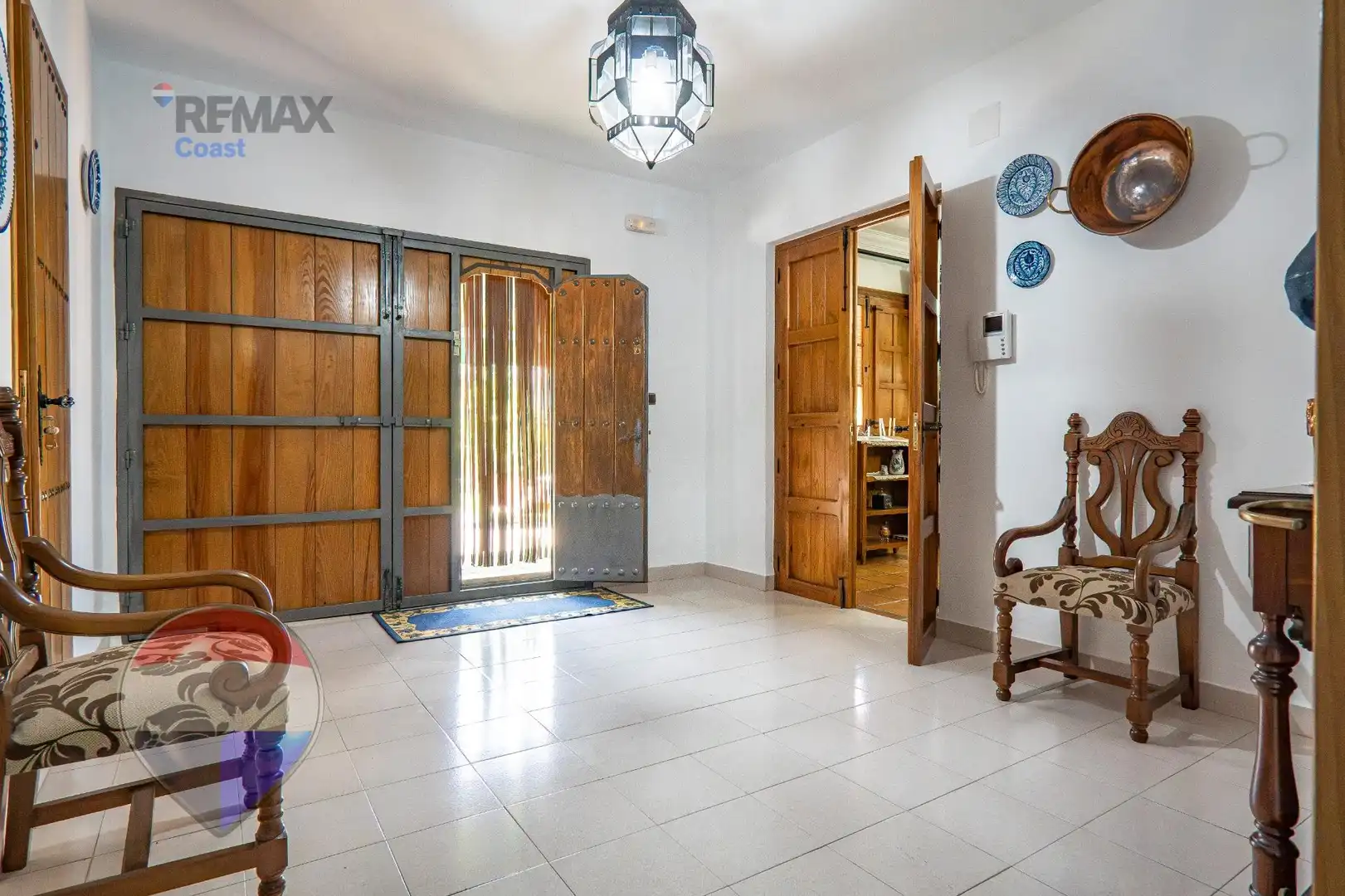 Houses for sale in Cuevas Bajas  with Heating, Private garden and Swimming Pool