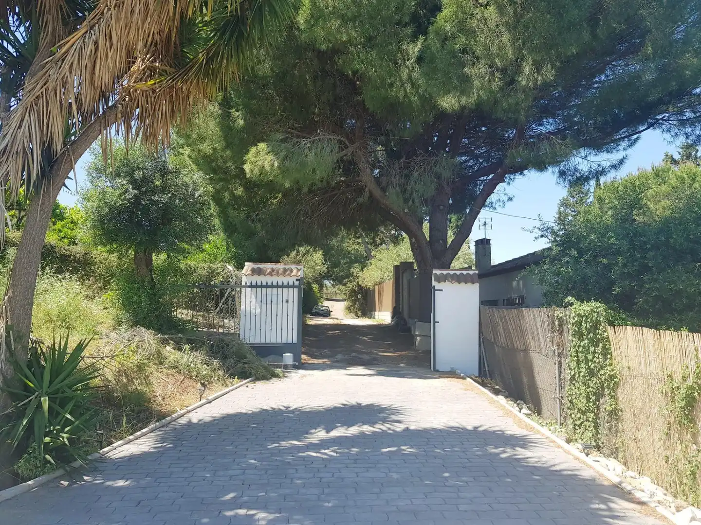 Vista exterior de Casa o xalet en venda en Pizarra amb Aire condicionat, Calefacció i Jardí privat