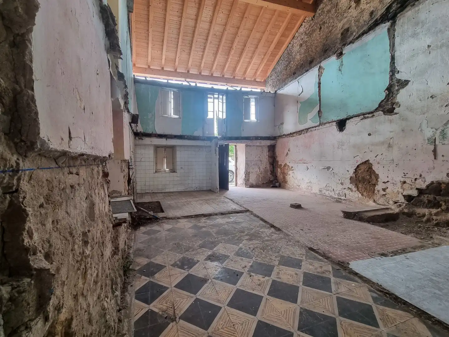 Houses for sale in Castañeda  with Private garden