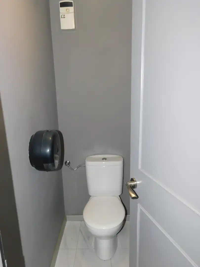 Bathroom of Commercial properties for sale in 2º Ensanche