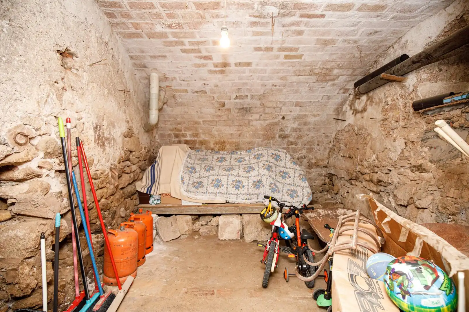 Casa adosada en venda en Palau de Santa Eulàlia amb Jardí privat, Terrassa i Traster