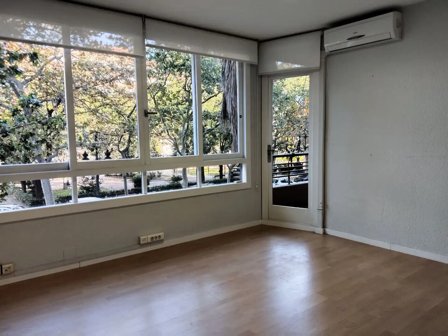 Habitación de Oficina de alquiler en Valencia
