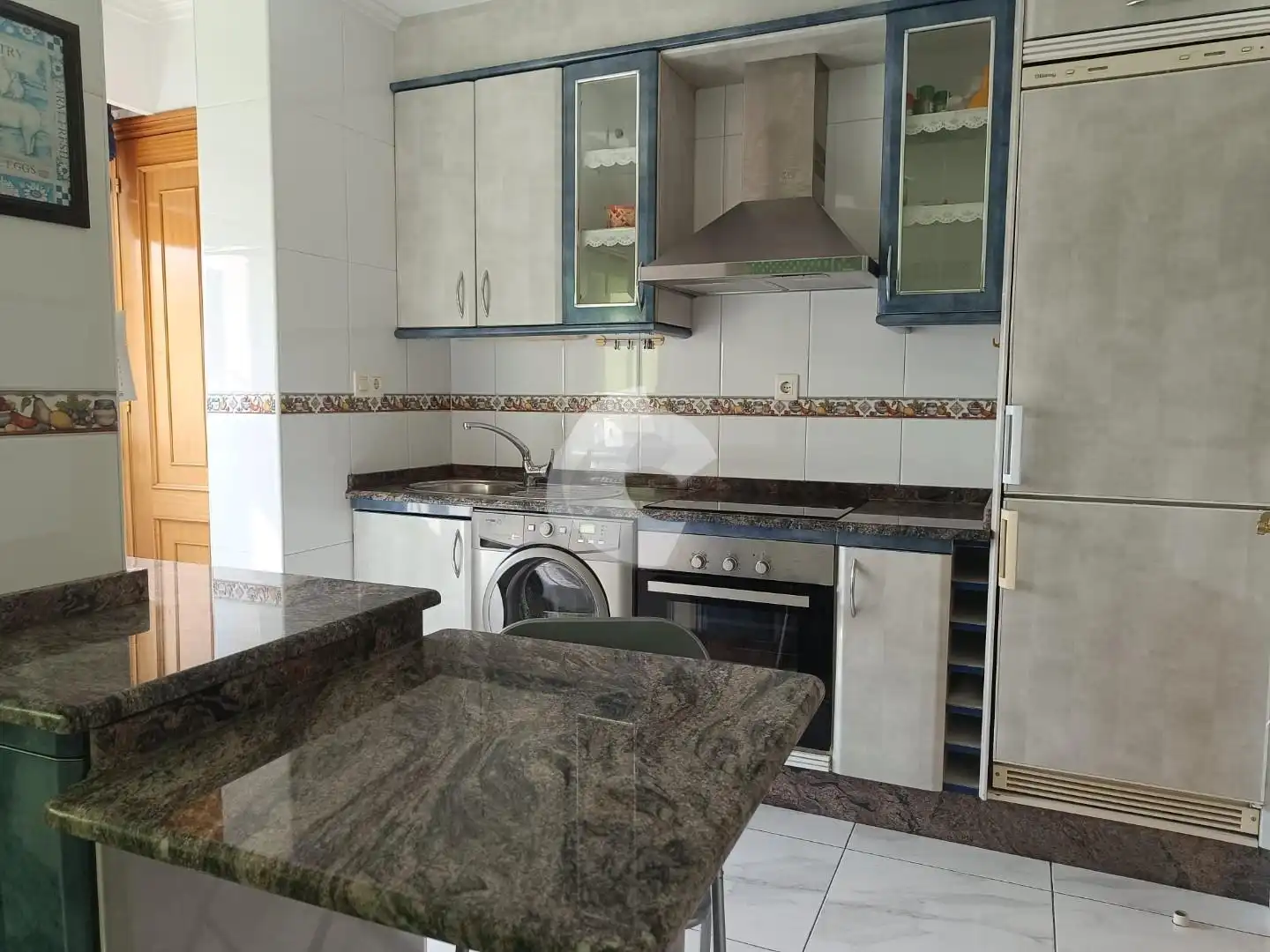 Cuina de Dúplex de lloguer en Barbadás amb Calefacció, Parquet i Traster