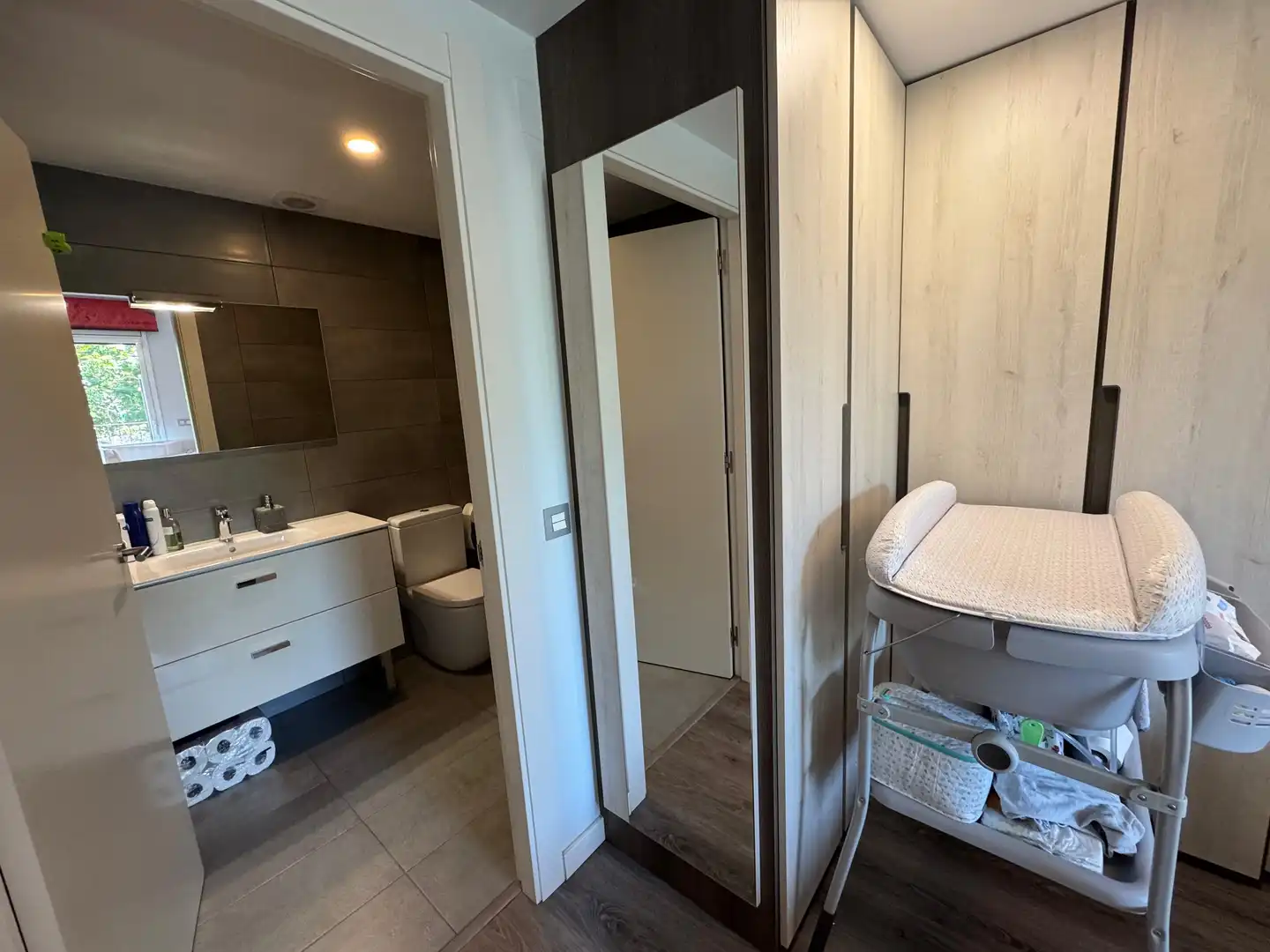 Badezimmer von Wohnung zum Verkauf in Barcelona mit Balkon