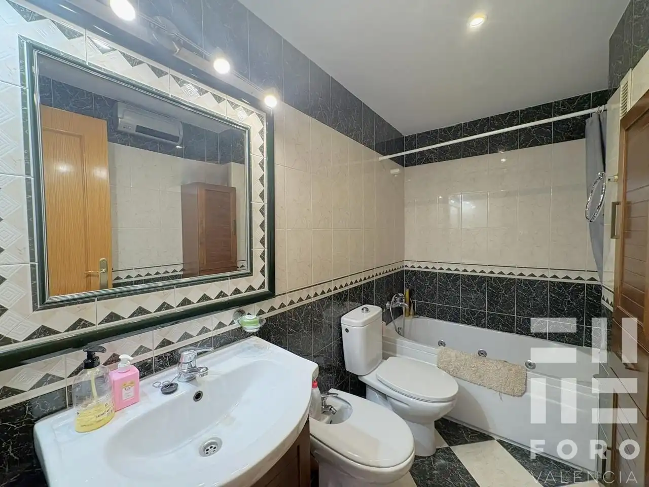 Baño de Casa o chalet en venta en Alberic con Aire acondicionado, Jardín privado y Terraza