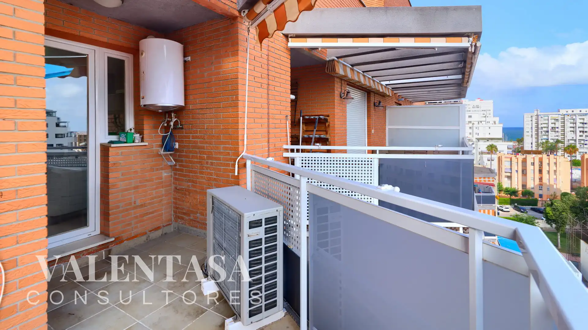 Terraza de Piso en venta en La Pobla de Farnals con Aire acondicionado, Jardín privado y Terraza