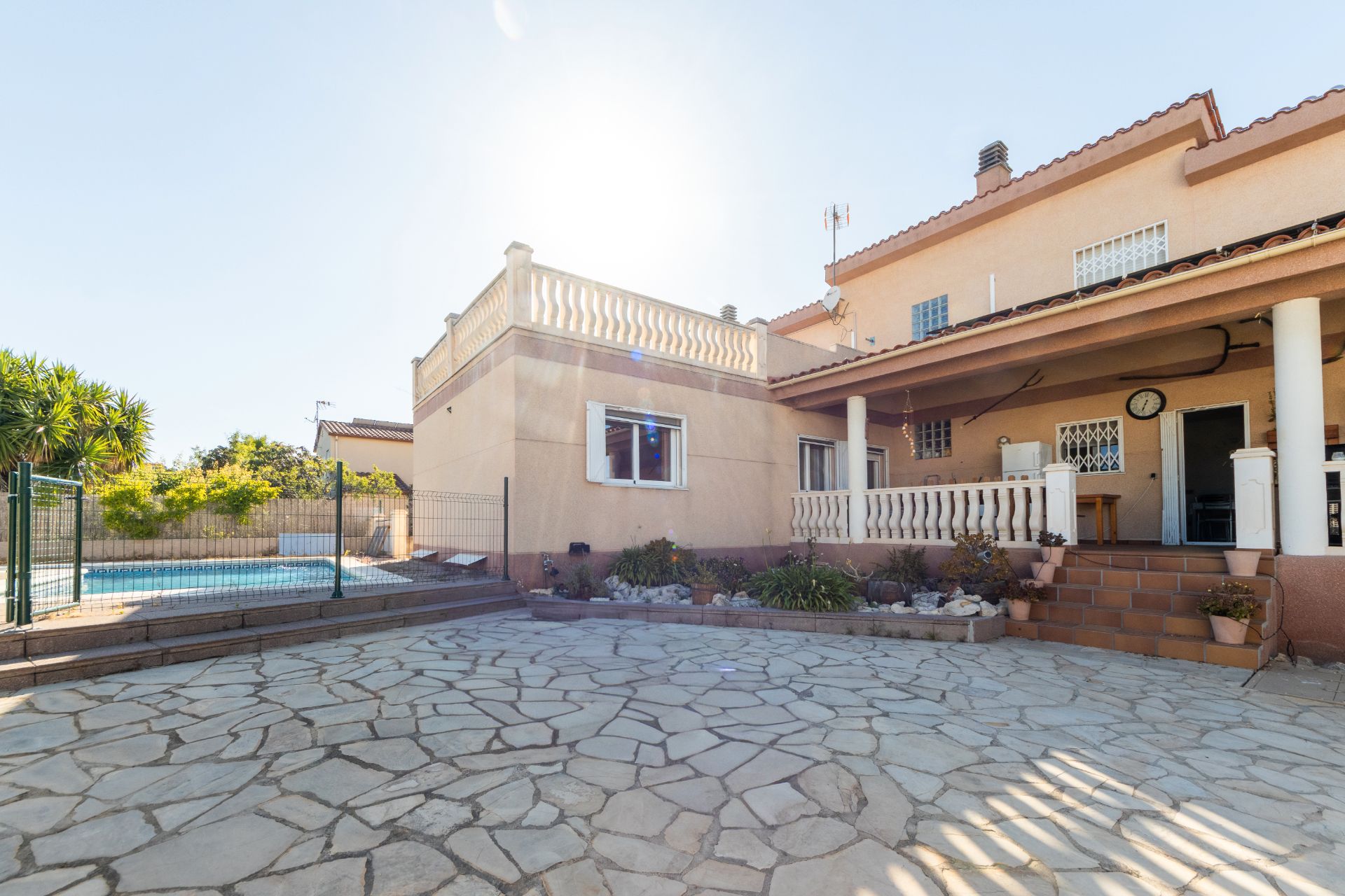 Vista exterior de Casa o xalet en venda en El Catllar  amb Aire condicionat, Calefacció i Jardí privat
