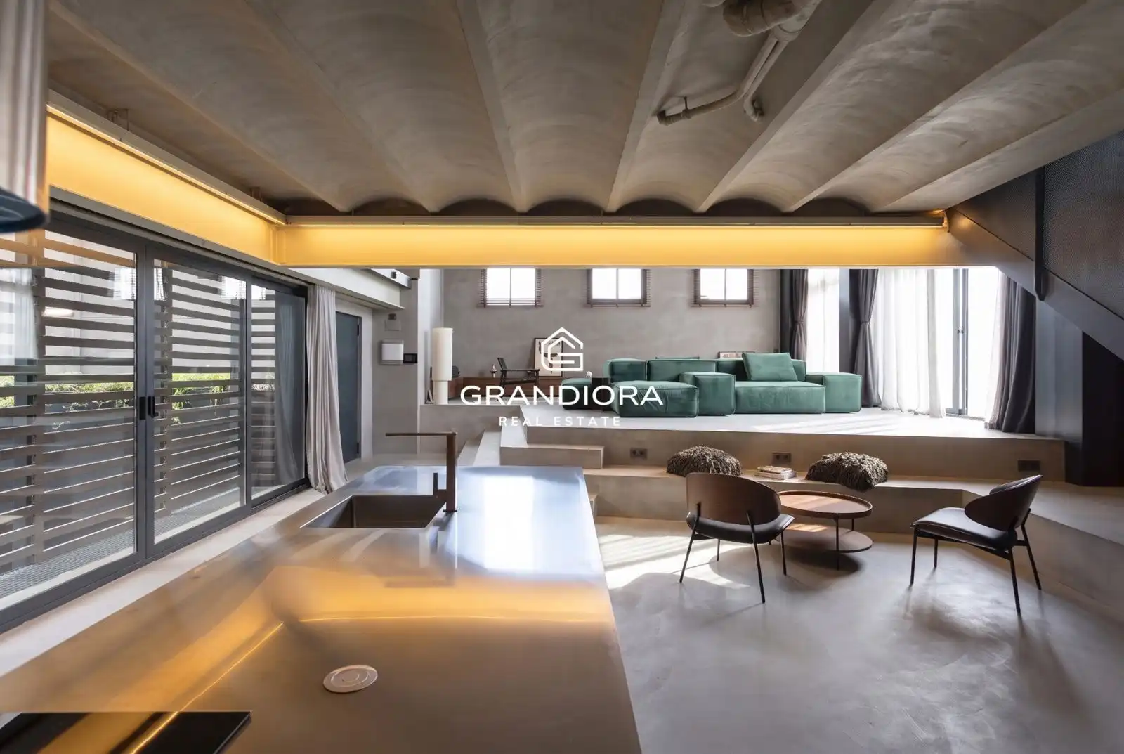 Living room of Flat for rent in Barcelona  with Air Conditioner, Terrace and Furnished
