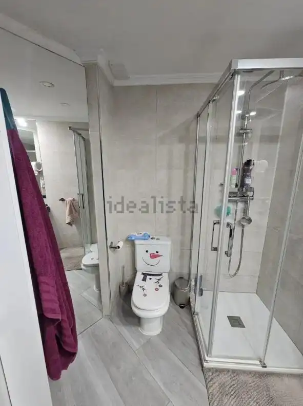 Badezimmer von Erdgeschoss zur Miete in Alicante / Alacant mit Klimaanlage, Heizung und Möbliert