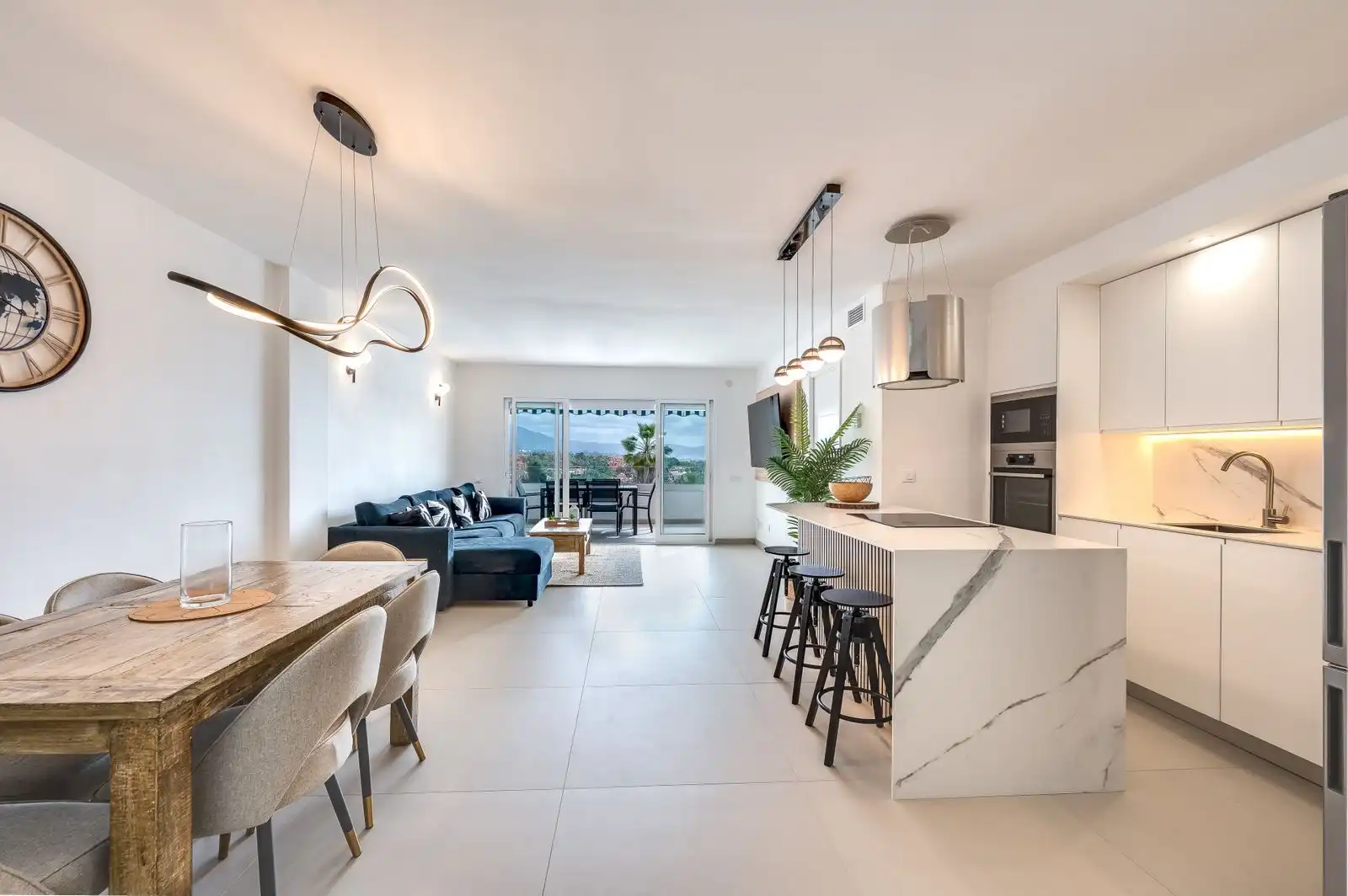 Sala d'estar de Apartament en venda en Marbella amb Terrassa, Traster i Moblat