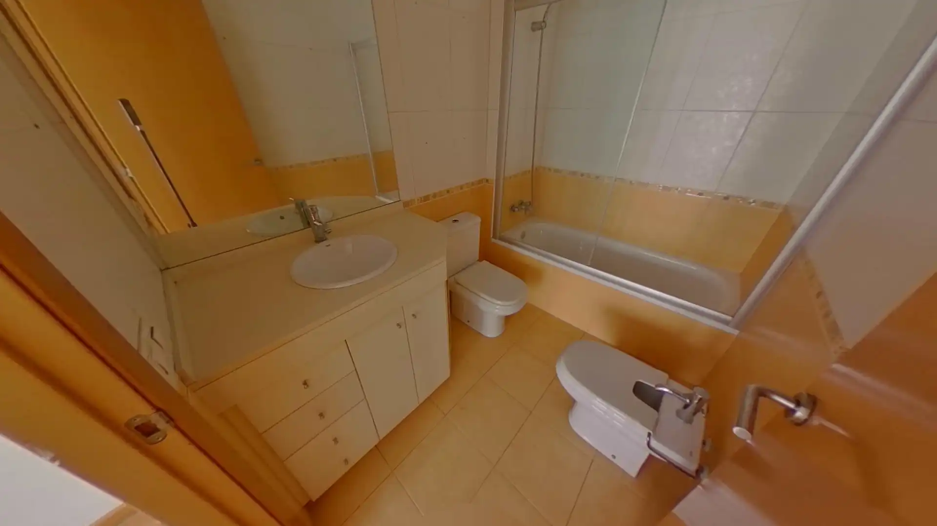 Bathroom of Flat for sale in Sabadell