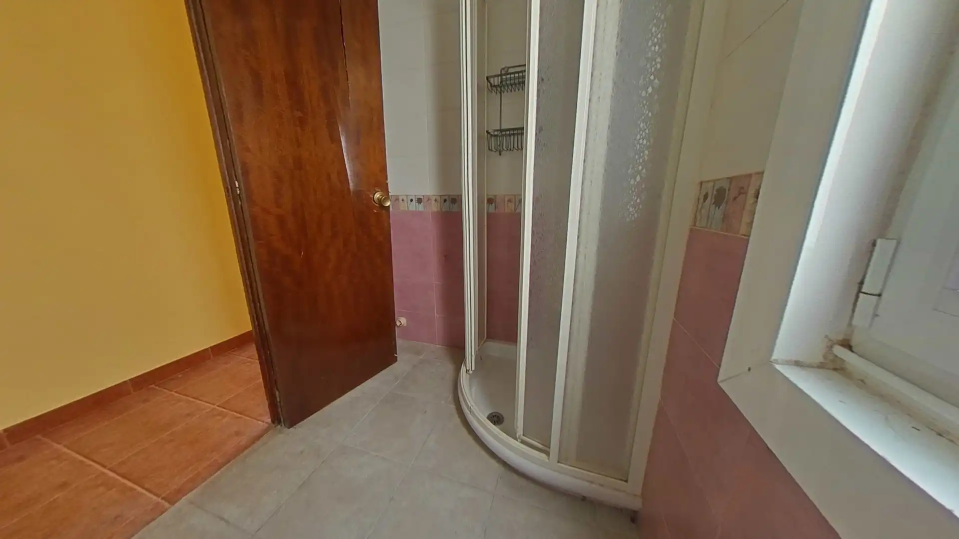 Bathroom of Flat for sale in Fene