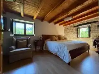 Dormitori de Casa adosada en venda en Valle de Sedano amb Jardí privat, Traster i Moblat