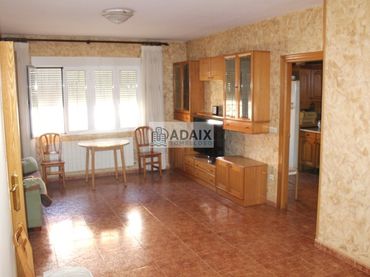 Casa amb balcó en venda a Tomelloso
