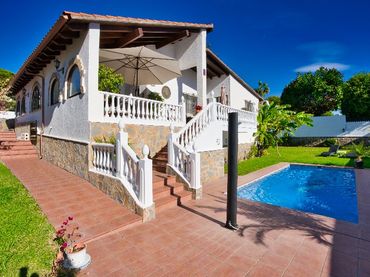Xalet amb piscina en venda a Riviera del Sol