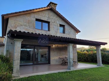 Casa amb jardí en venda a Valadares - Beade