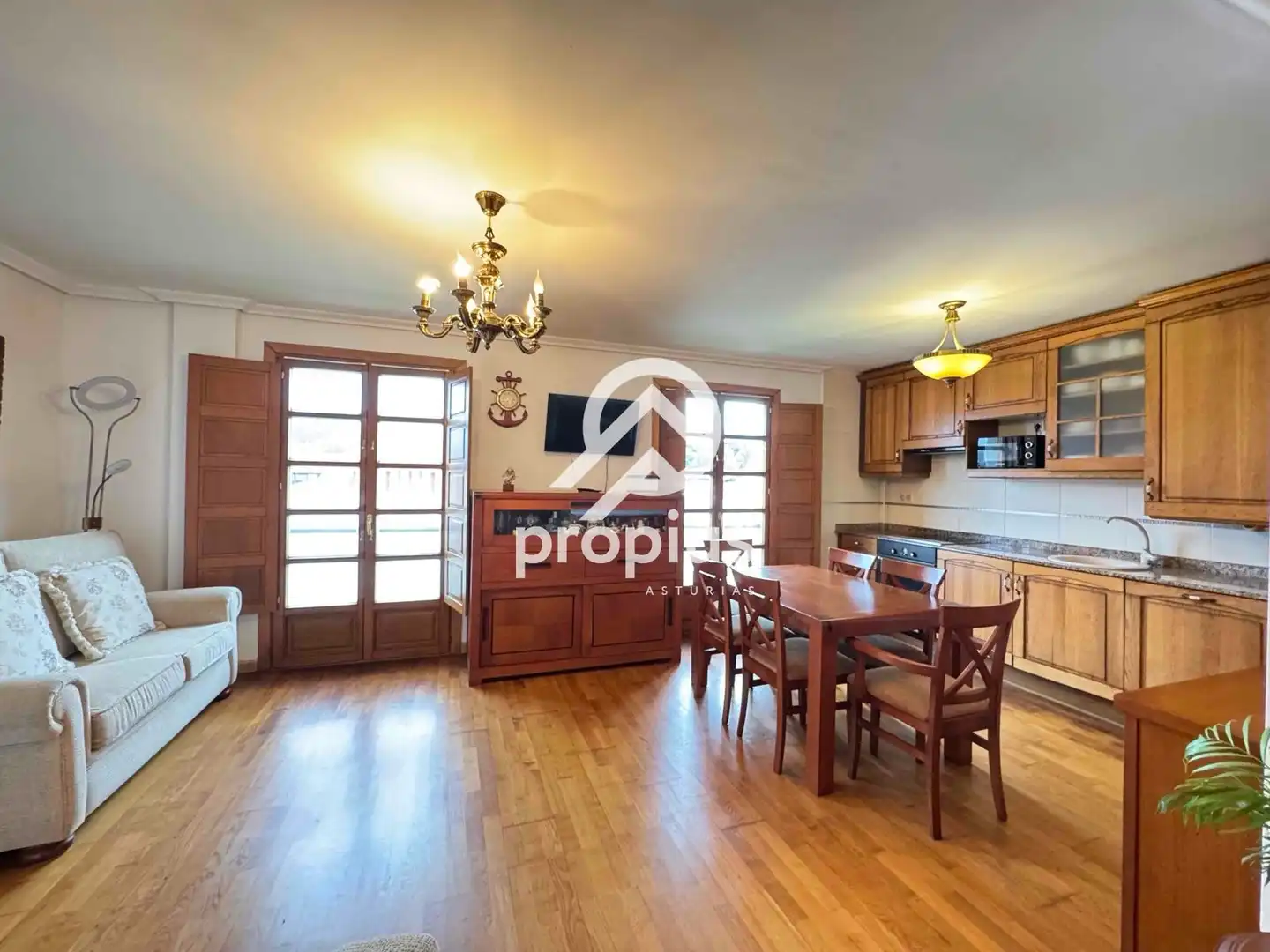 Cocina de Piso en venta en Llanes con Calefacción, Parquet y Trastero