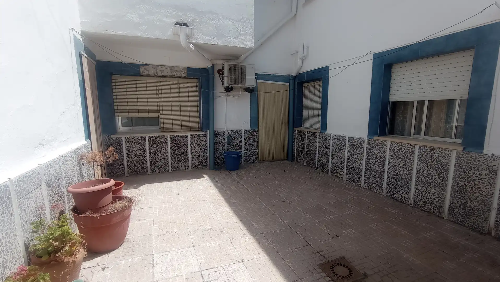 Vista exterior de Casa o xalet en venda en Miguelturra amb Aire condicionat, Traster i Moblat
