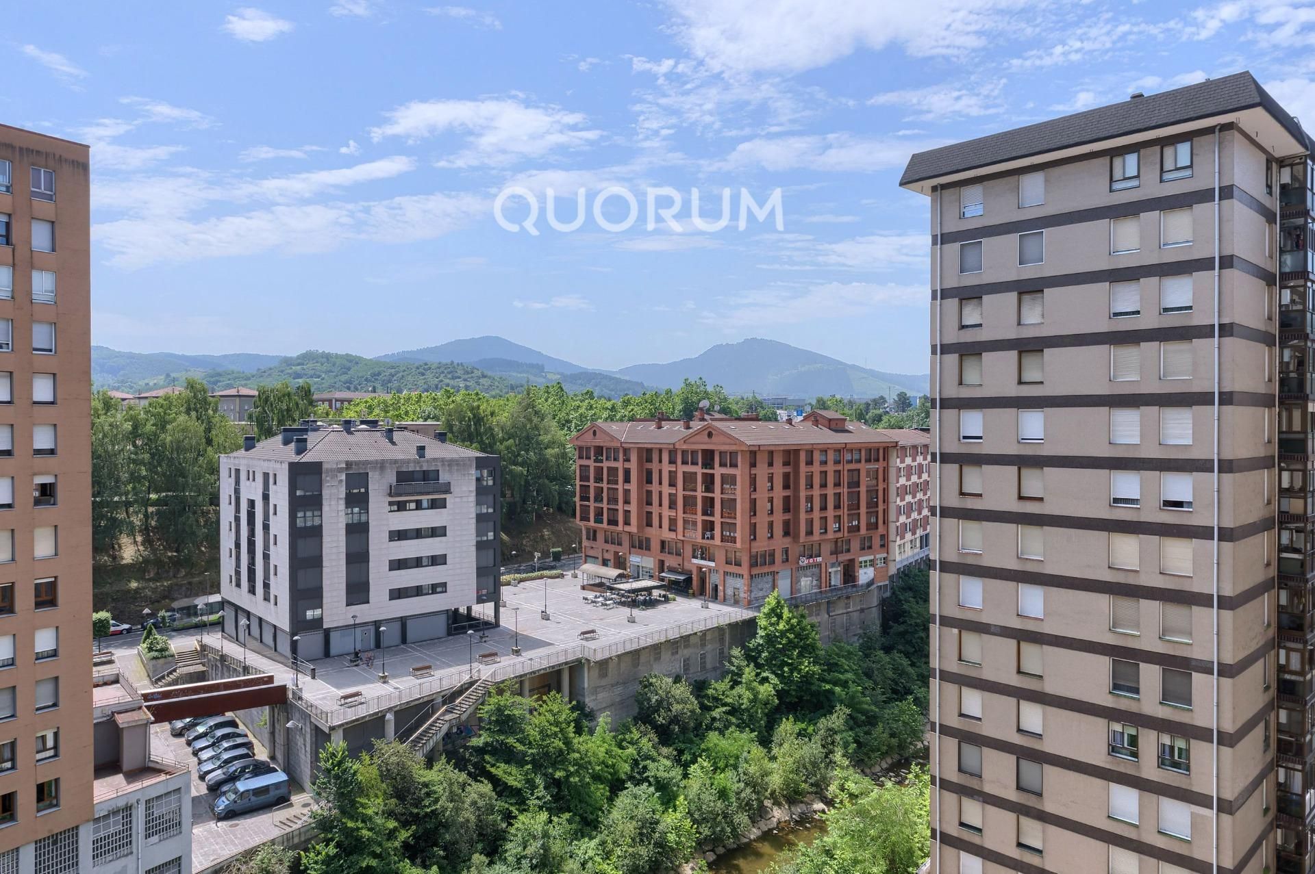 Exterior view of Flat for sale in Basauri   with Storage room and Balcony