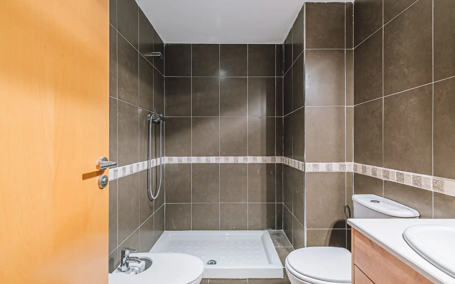 Bathroom of Flat for sale in Cervelló  with Air Conditioner, Heating and Terrace