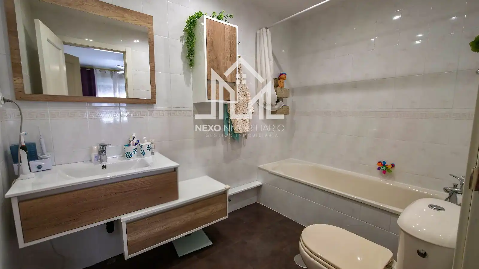 Casa aparellada amb piscina en venda a Gladiolos, imagen 31