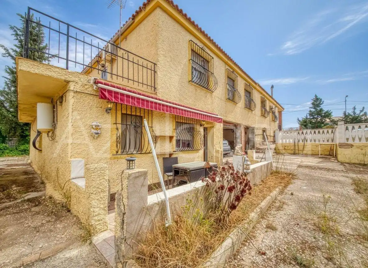 Vista exterior de Casa o chalet en venta en Alicante / Alacant con Aire acondicionado, Terraza y Trastero