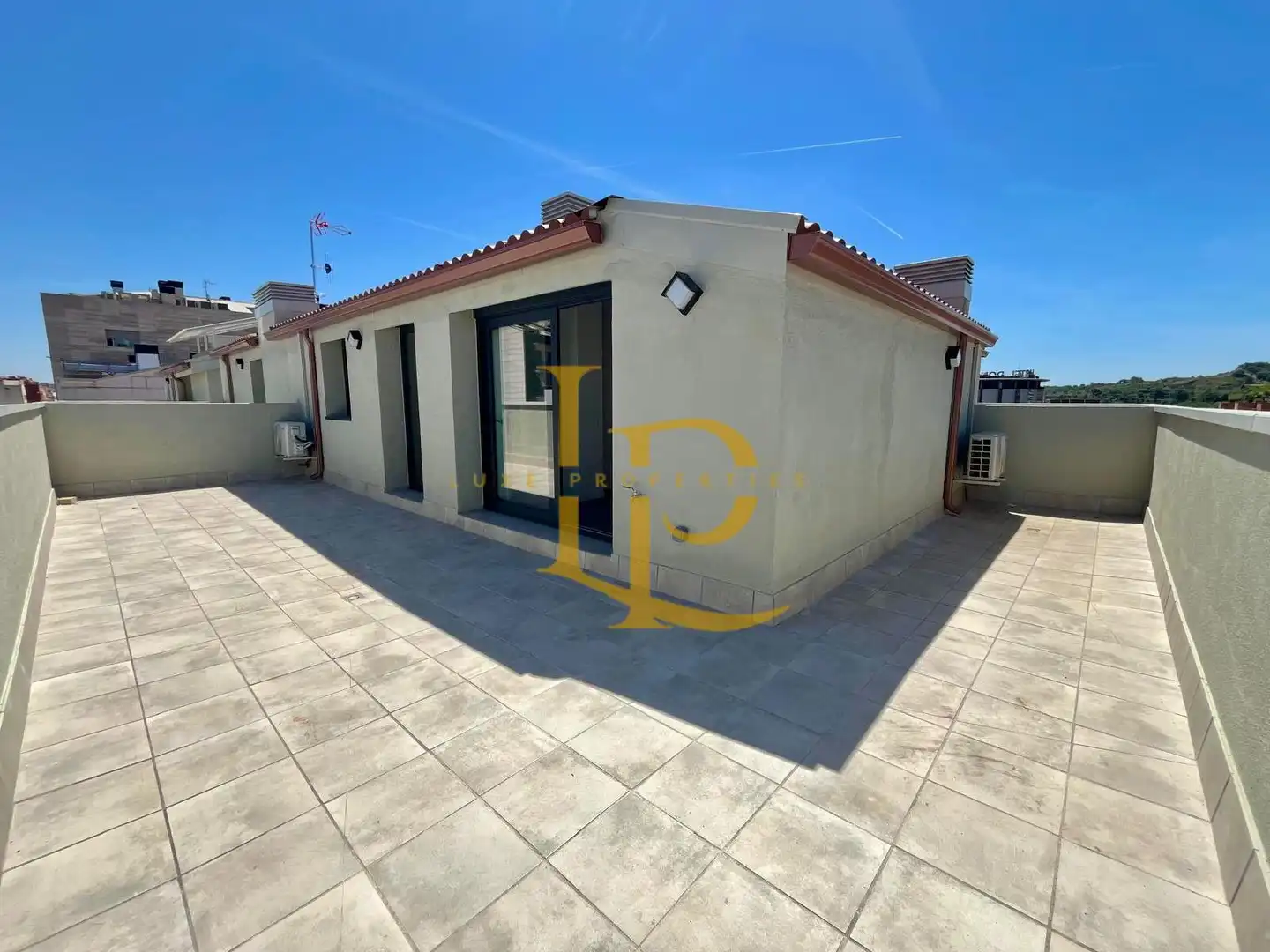 Vista exterior de Ático en venta en Terrassa con Aire acondicionado, Calefacción y Parquet