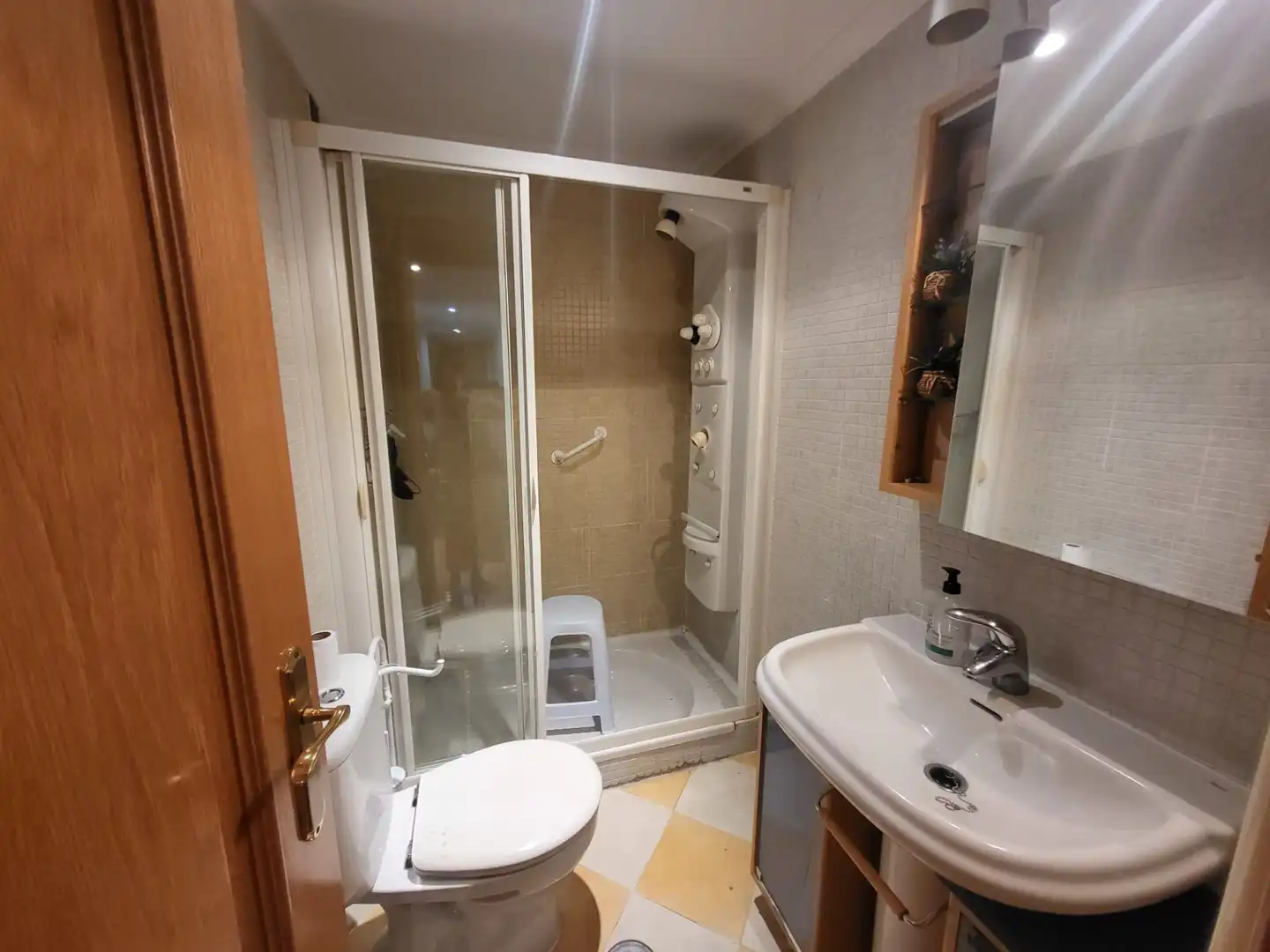 Badezimmer von Wohnung zur Miete in Badajoz mit Klimaanlage und Heizung