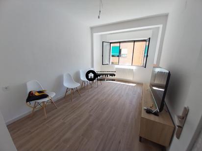 Sala d'estar de Pis de lloguer en  Albacete Capital amb Calefacció i Balcó