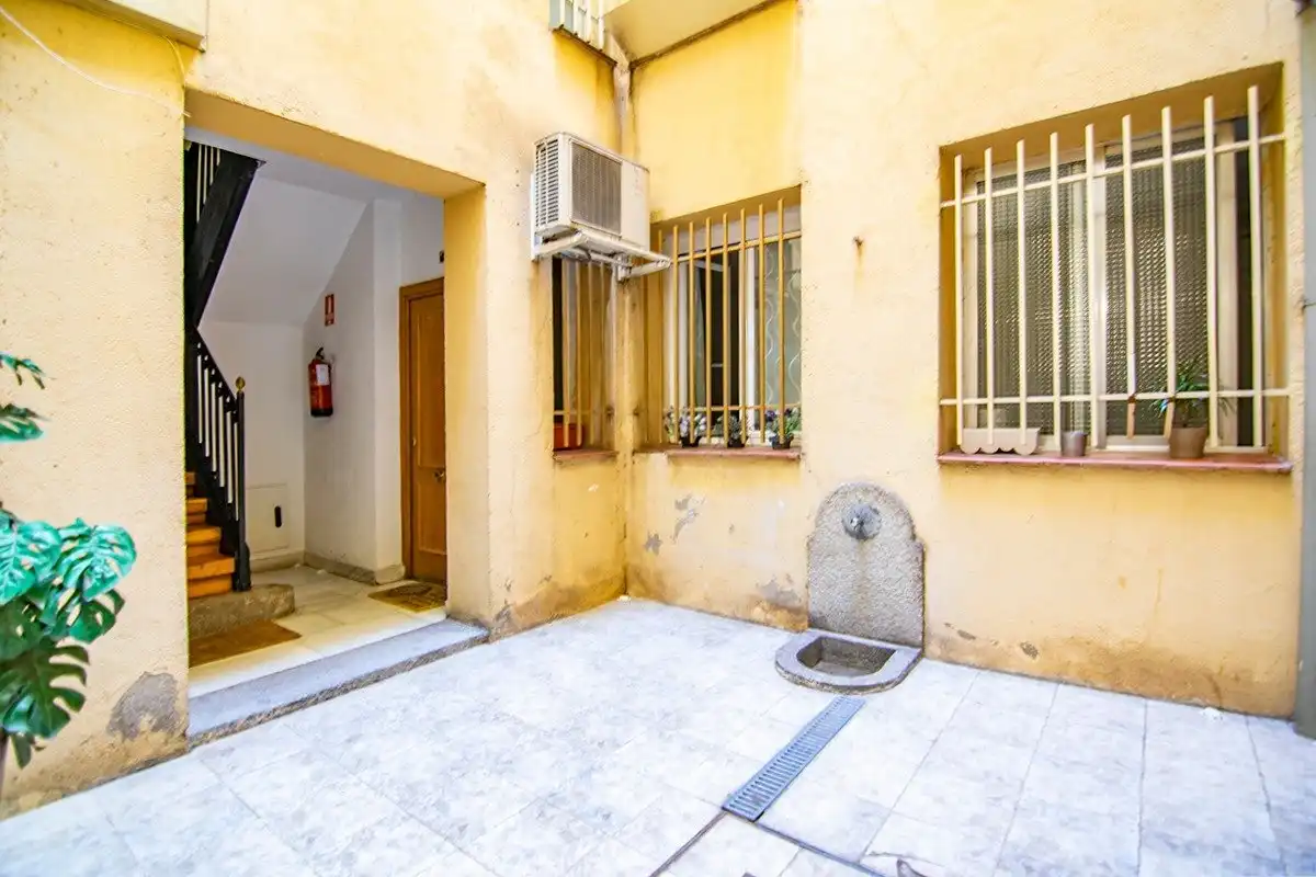 Flat for rent in Madrid  with Parquet flooring