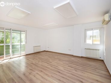 Piso con balcón en venta en Camino de Ronda