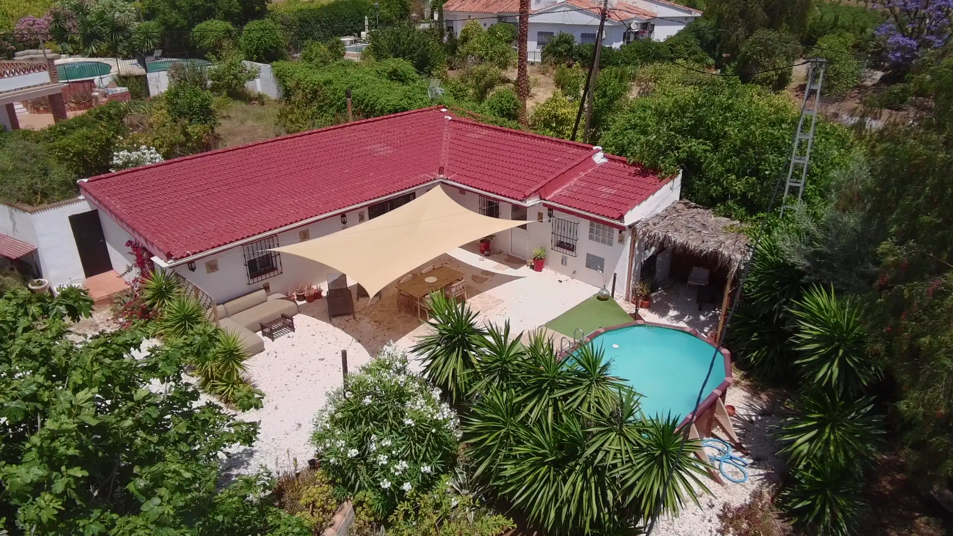 Vista exterior de Finca rústica en venda en Álora amb Aire condicionat, Calefacció i Jardí privat