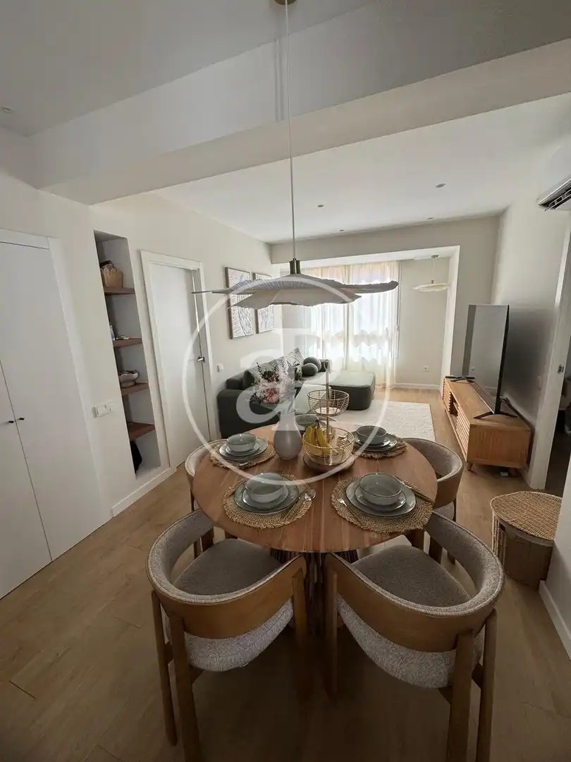 Dining room of Flat for rent in Valencia  with Air Conditioner, Heating and Furnished