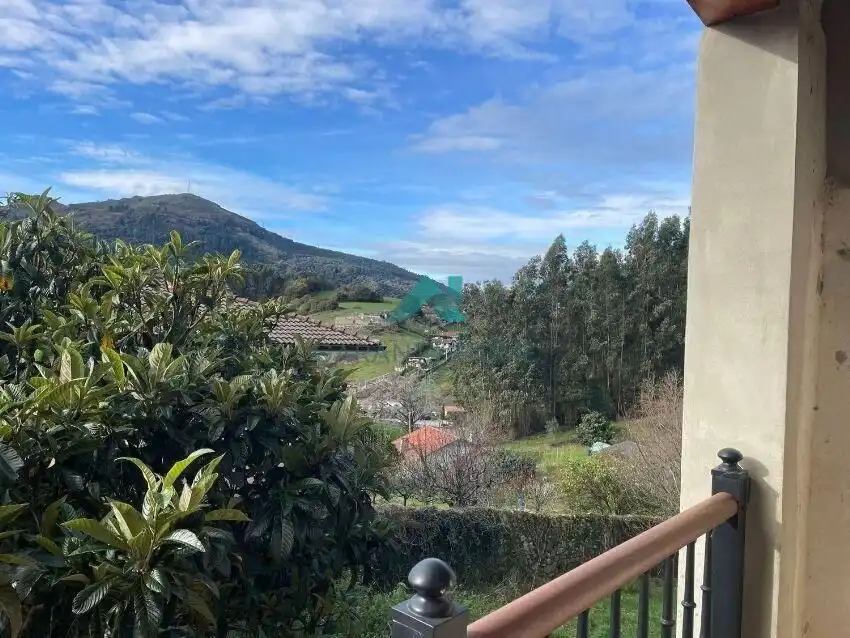 Vista exterior de Finca rústica en venda en Limpias amb Jardí privat i Balcó